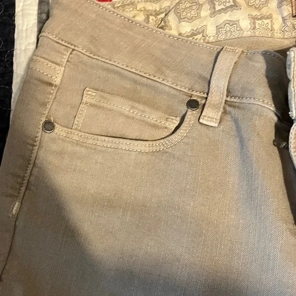 PAIGE Beige Patterned Denim - Picture 7 of 11